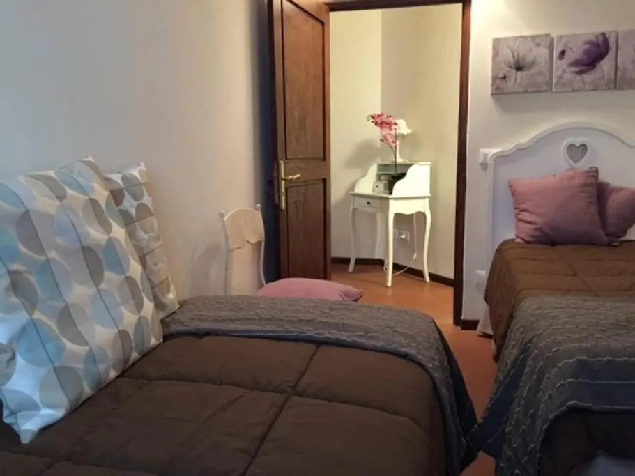 Charlotte Apartment Florence Italy